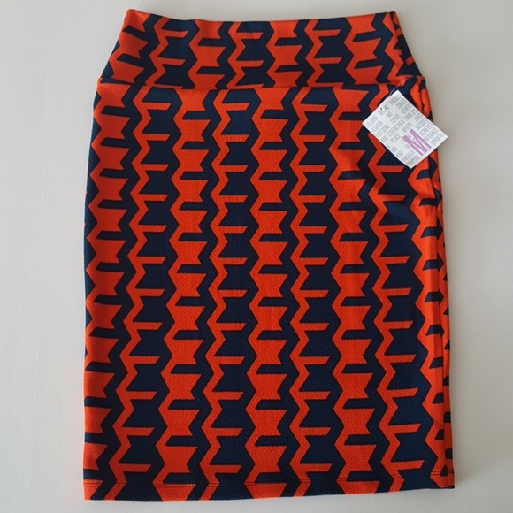 LuLaRoe Dresses & Skirts - LuLaRoe Cassie Skirt M